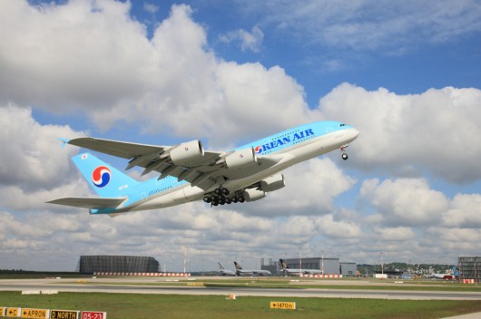 Korean Air's first A380 flight Take Off in Hamburg