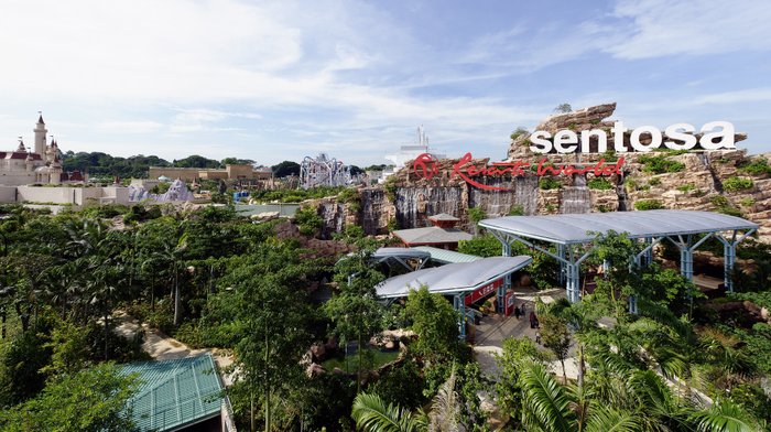 Resorts World Sentosa - Rock Wall Facade