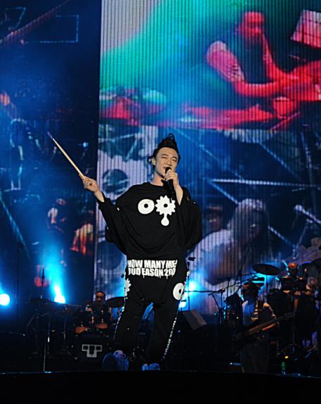 Chinese pop sensation Eason Chan takes center stage at Marina Bay Sands