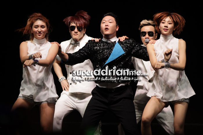 PSY In Singapore - Gangnam Style