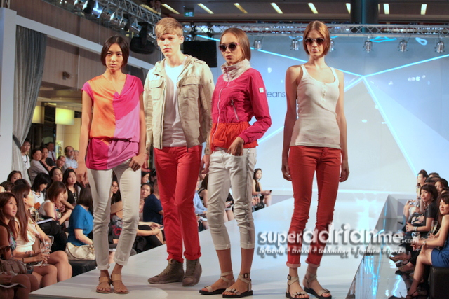 Calvin Klein Jeans Spring Summer 2013