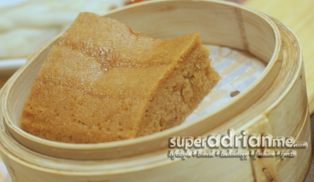 Tim Ho Wan Dim Sum Restaurant - Steamed Egg Cake