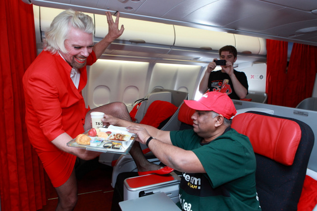 Richard Branson Serves Tony Fernandes on D7 237