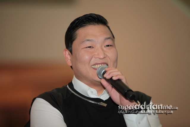 PSY in Singapore for the Starcou