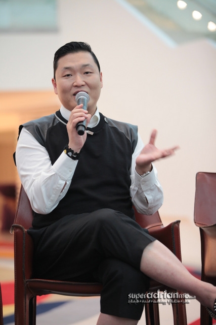 PSY in Singapore for the Starcou