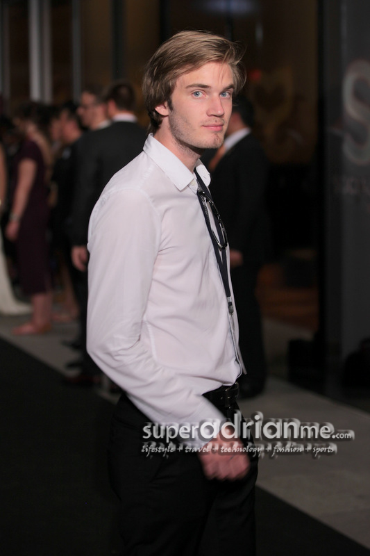 PewDiePie - Social Star Awards 2013 Red Carpet | SUPERADRIANME.com PewDiePie - Social Star Awards 2013 Red Carpet