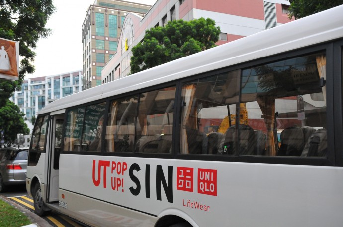 UNIQLO UT Bus