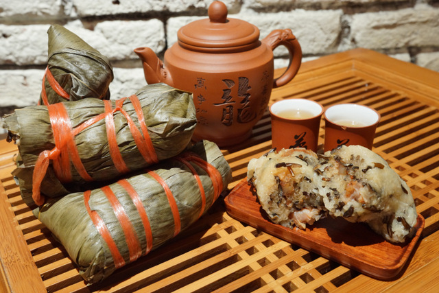 1-Wild Rice Dumpling with Minced Chicken | SUPERADRIANME.com 1-Wild Rice Dumpling with Minced Chicken