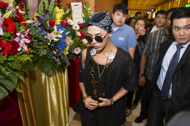 G-Dragon Salon by Surrender Opening 280613-10