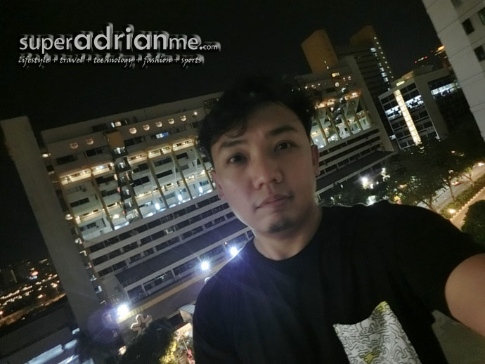 Casio EXILIM EX-TR15 | SUPERADRIANME.com Night landscape portrait with dim lighting