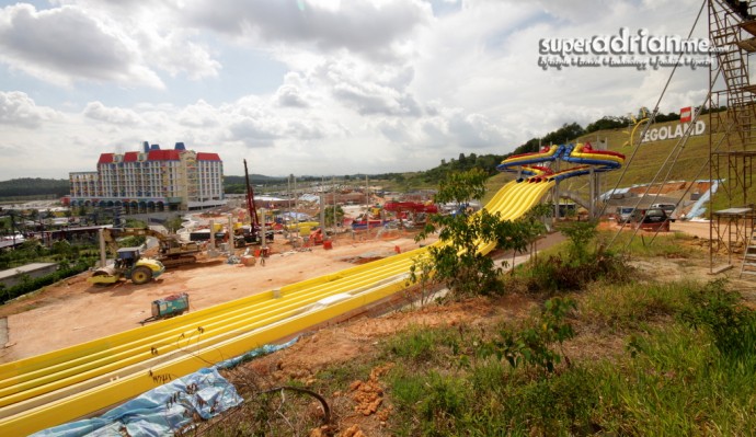 LEGOLAND Malaysia Water Park slide with LEGOLAND Hotel in the back ground.