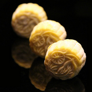 Jiang-Nan Chun Snowskin Mooncake with Durian Paste D24