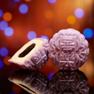 Carlton Hotel SIngapore Mini Blueberry Cream Cheese Snowskin Mooncake