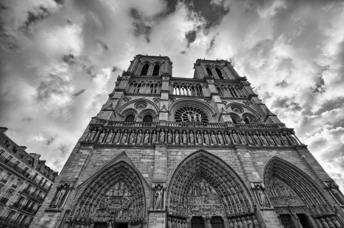 shutterstock_Notre Dame de Paris