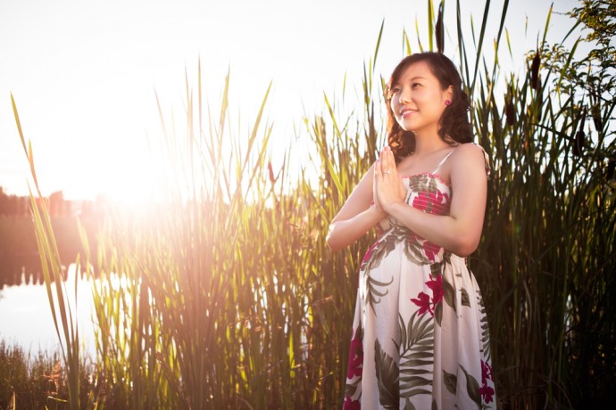 shutterstock_Pregnant Woman in park