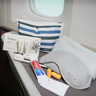 Cathay Pacific New Business Class Amenity Kits (Female) for outbound flights-001