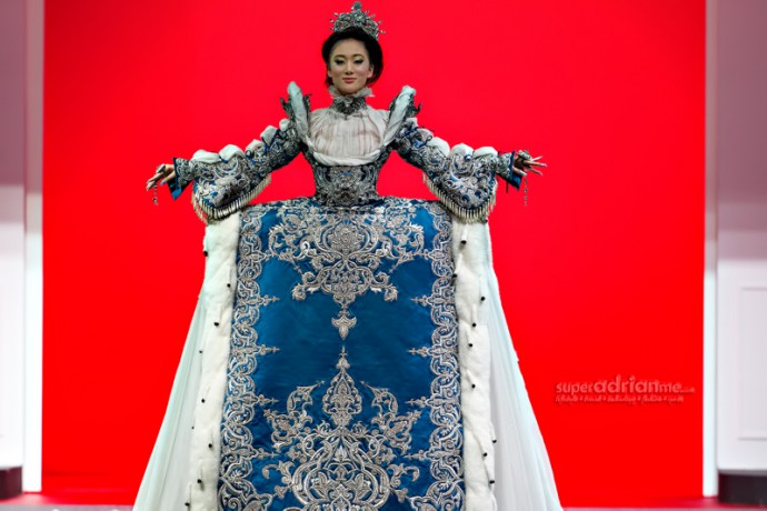 Guo Pei at Fide Fashion Week 2013 | SUPERADRIANME.com Guo Pei at Fide Fashion Week 2013