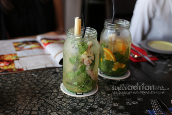 Paradiso - Lychee and Cointreau Mojito