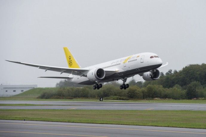 Royal Brunei Airlines Boeing 787 Takeoff