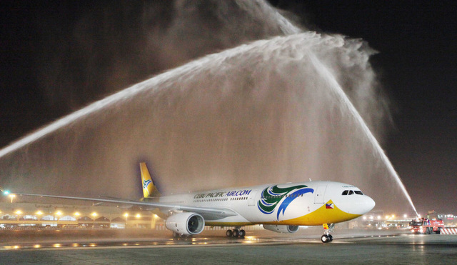 Water Salute for Cebu Pacific Air’s Inaugural Long-Haul Flight from Manila to Dubai on 7 October 2013