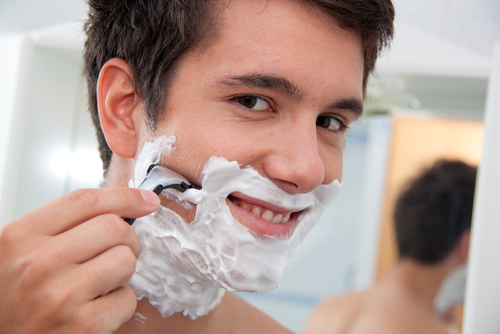 shutterstock_Shaving 2