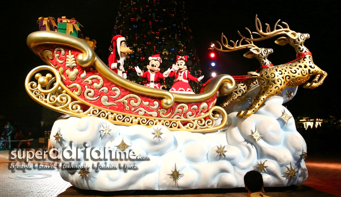 Hong Kong Disneyland Christmas