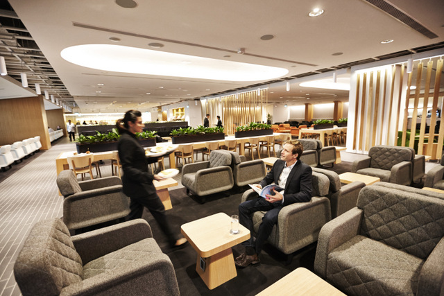 Qantas Singapore Lounge [Credit Paul Blackmore] 