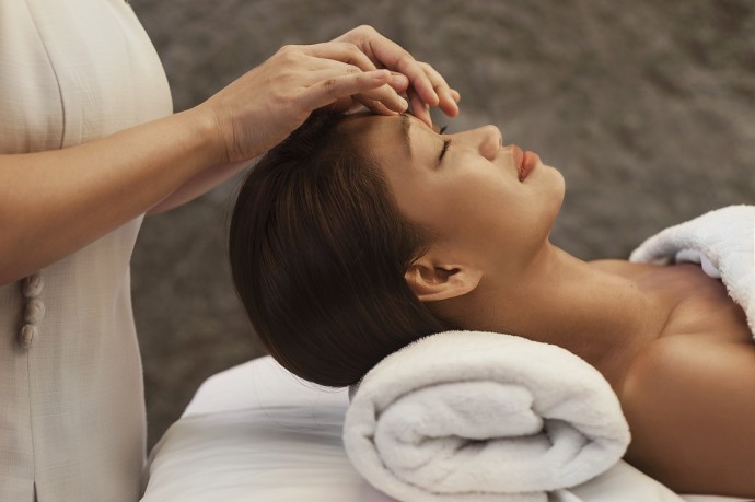 Damai Spa - Grand Hyatt Singapore - Facial Oil Massage