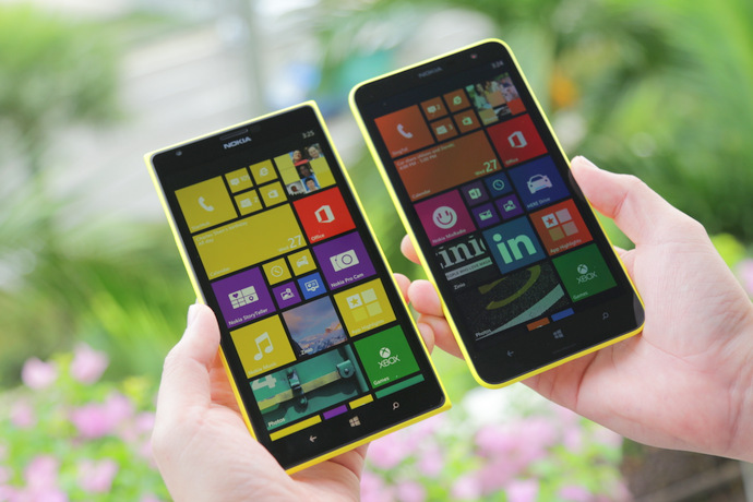 Nokia Lumia 1520 (left) and Nokia Lumia 1320 (right)