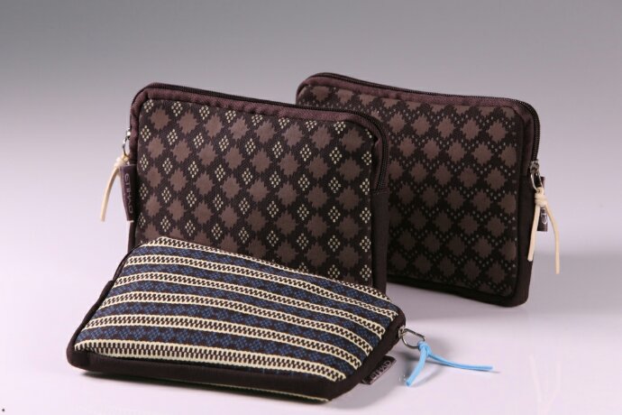 Etihad Airways Coral Economy Amenity Kits image