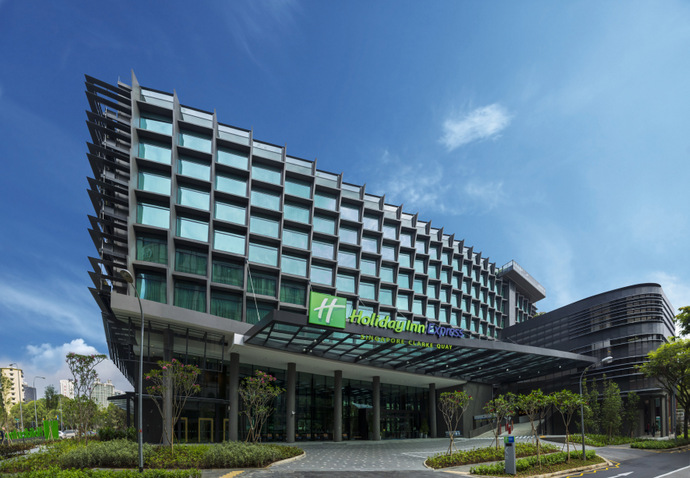 Holiday Inn Express Clarke Quay (Facade day)