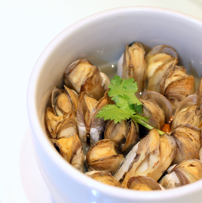 PUTIEN - Steamed Bamboo Clam with Wine