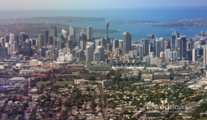 Aerial View of Sydney from aboard QANTAS Upper deck on Boeing 747-400 ex SYD - SINAerial View of Sydney from aboard QANTAS Upper deck on Boeing 747-400 ex SYD - SIN