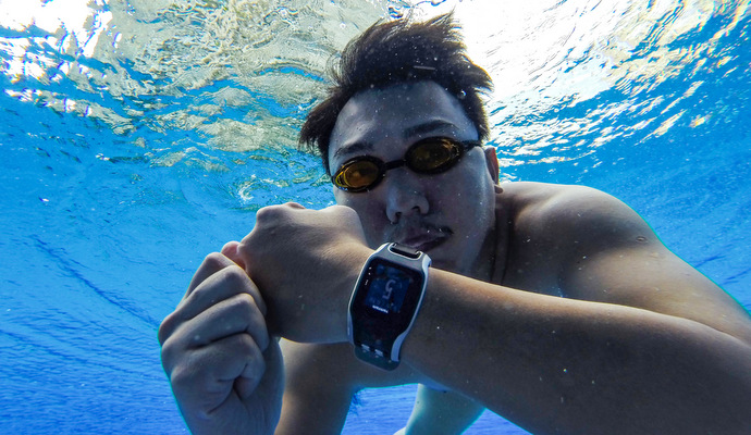 It is so easy to track your swimming laps with TomTom Multi-Sport