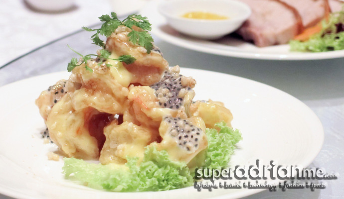Jade Restaurant at Fullerton Hotel - Deep-Fried Prawns Coated with Passion Fruit Mayonnaise 