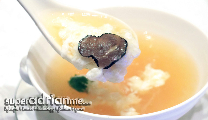 Jade Restaurant at Fullerton Hotel - Braised Bird's Nest with Truffle Egg White in Superior Broth | SUPERADRIANME.com Jade Restaurant at Fullerton Hotel - Braised Bird's Nest with Truffle Egg White in Superior Broth
