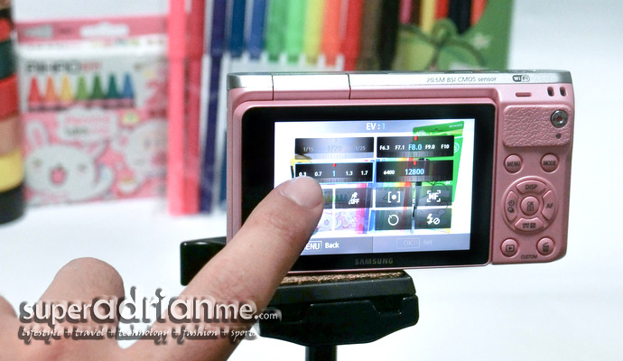 Samsung NX mini SMART Camera comes with Touchscreen Control