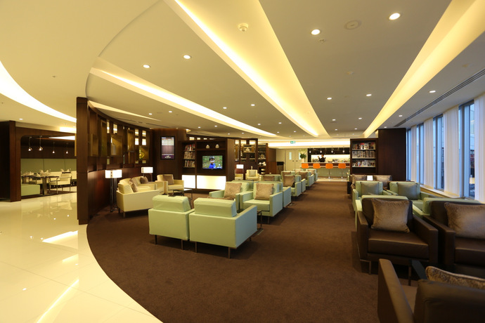 Etihad Airways First and Business Class Lounge SYD - Seating area_wideshot