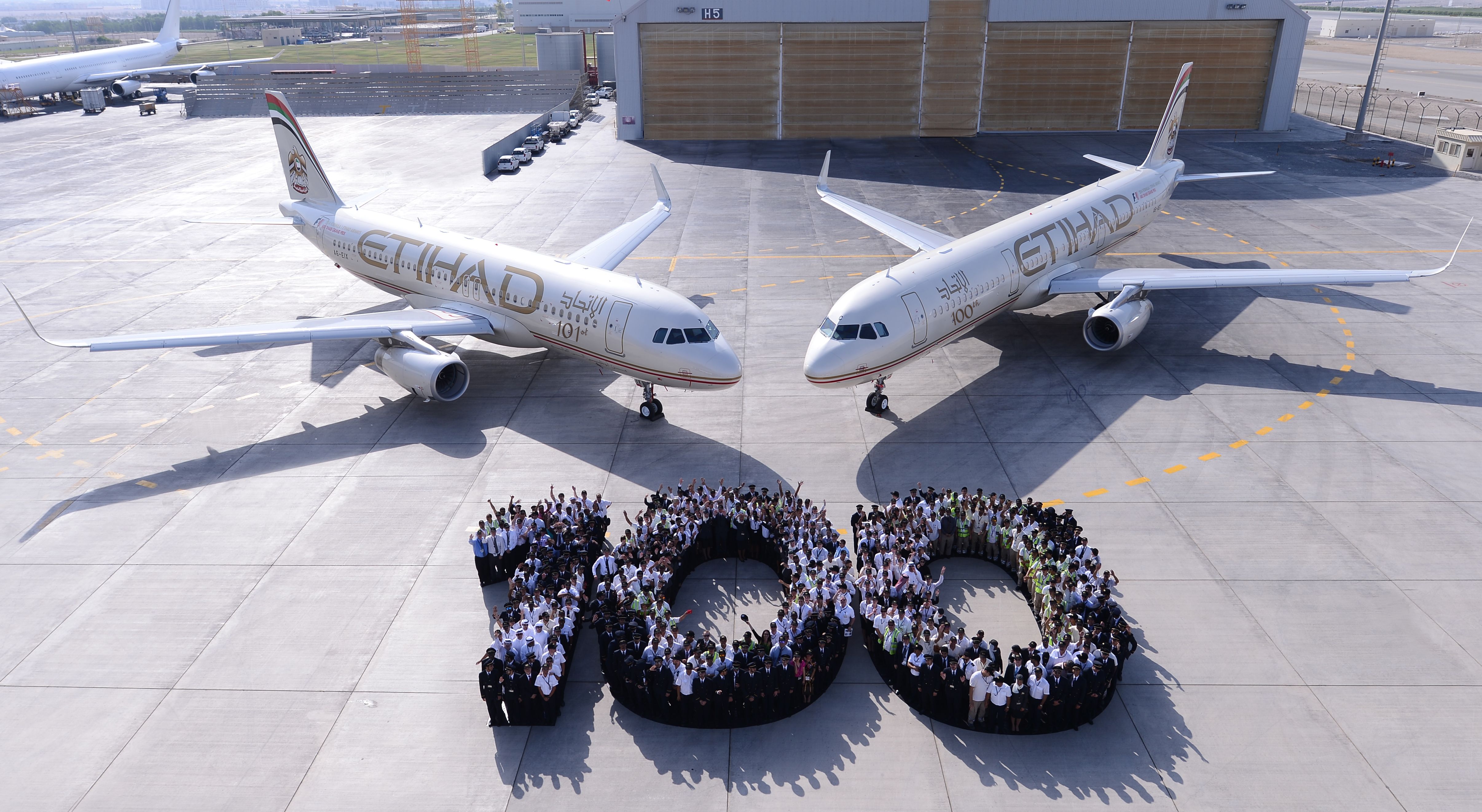 Etihad - 100th aircraft Photo