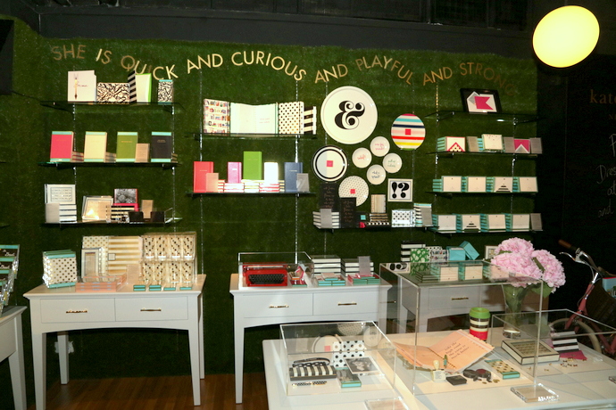 KATE SPADE MONOYONO 1