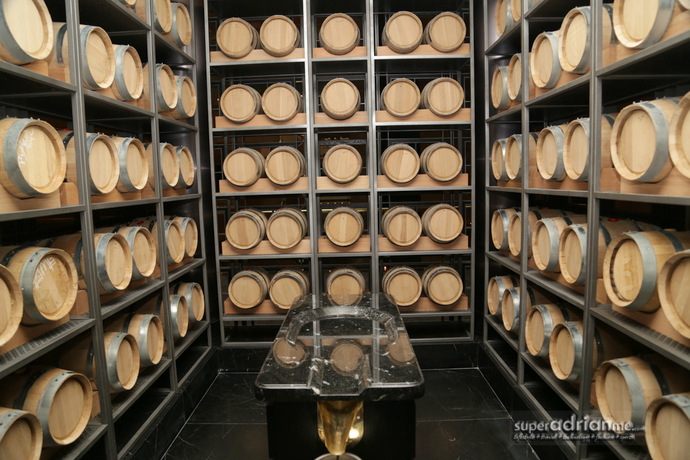 Oak Barrels at Manhattan, Regent Singapore