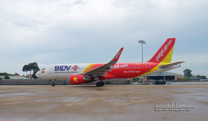 VietJet A320-200 aircraft in Ho Chi Minh Airport (SGN)