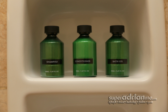 Shangri-La Hotel Jakarta - 6.IMG_1371 | SUPERADRIANME.com Toiletries provided at all Shangri-La Hotel properties.