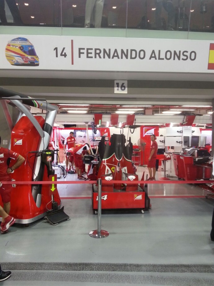 Fernando Alonso garage