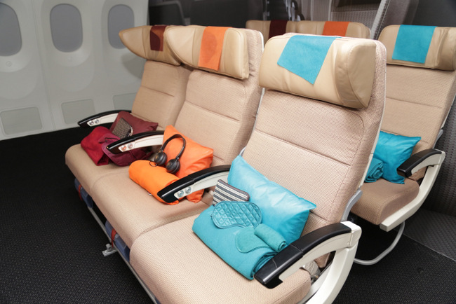 Etihad Airways Economy Class in Boeing 787-9 Dreamliners