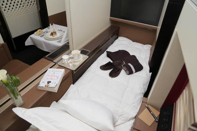 Etihad Airways First Class Cabin - Boeing 787-9 Dreamliner