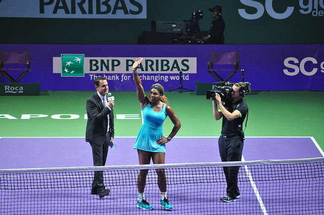 WTA Singapore - Serena acknowledging her fans