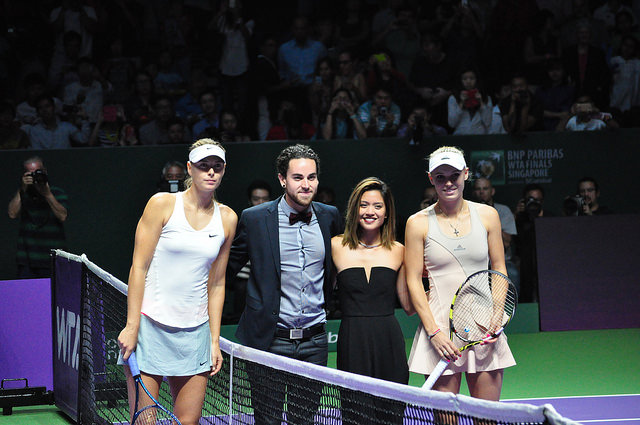 WTA Singapore - Maria Sharapova and Caroline Wozniacki pose with Us The Duo at the start of the match