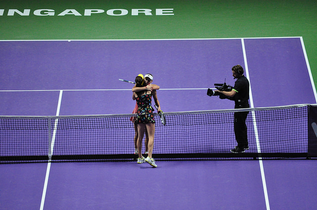 WTA Finals: 2 good friends share a warm embrace after the match