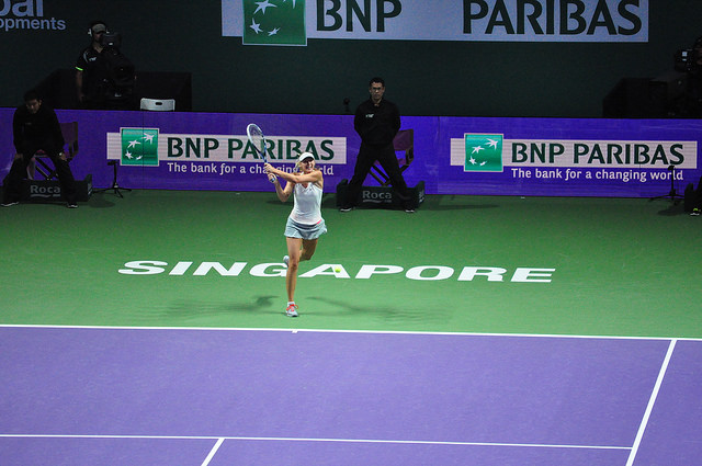 Sharapova hits a backhand winner